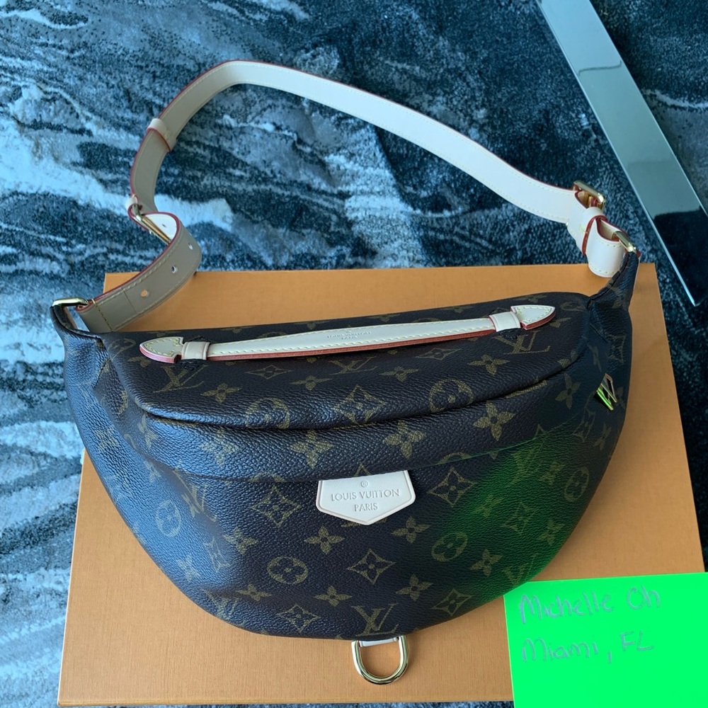 100% AUTHENTIC Louis Vuitton Bumbag